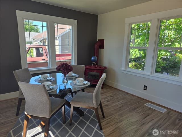 Property photo for 8902 Forest Road SW, Lakewood photo 4
