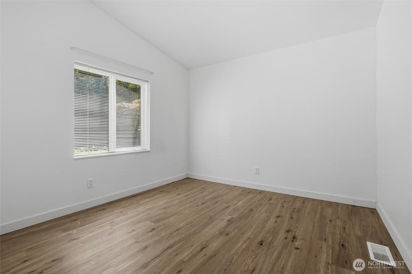 Property photo for 886 Woods Road E, Port Orchard photo 24