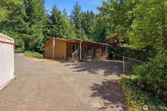 Property photo for 886 Woods Road E, Port Orchard photo 5