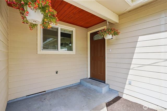 Property photo for 1711 7th Avenue SE, Puyallup photo 3