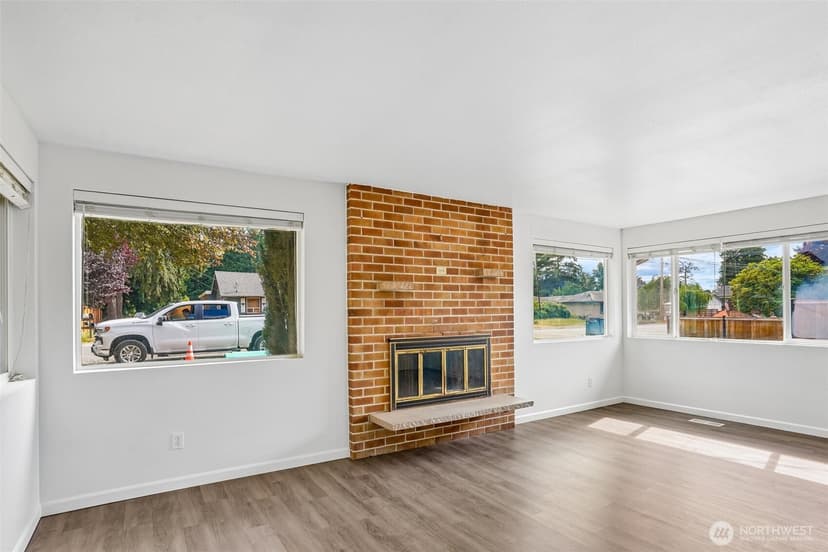 Property photo for 1711 7th Avenue SE, Puyallup photo 17