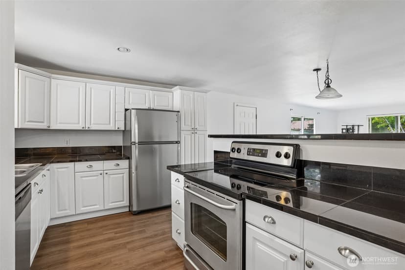 Property photo for 1711 7th Avenue SE, Puyallup photo 6