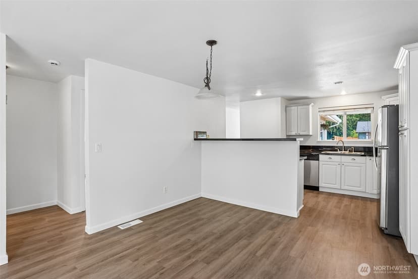 Property photo for 1711 7th Avenue SE, Puyallup photo 10