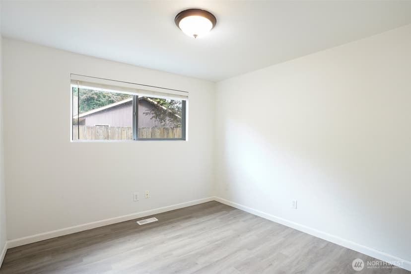 Property photo for 1711 7th Avenue SE, Puyallup photo 24
