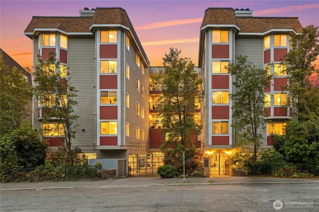 Property photo for 1617 Summit Avenue #23, Seattle photo 2