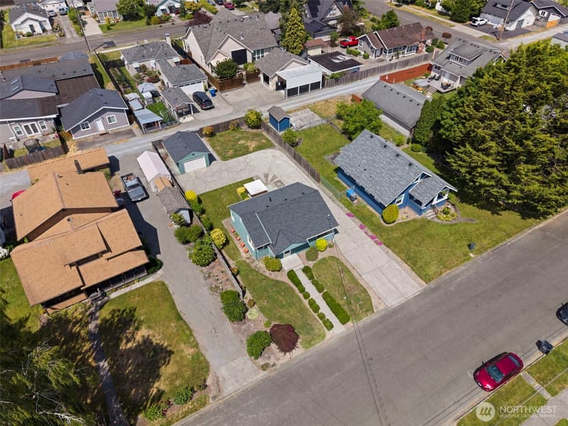 Property photo for 919 6th Avenue SW, Puyallup photo 23