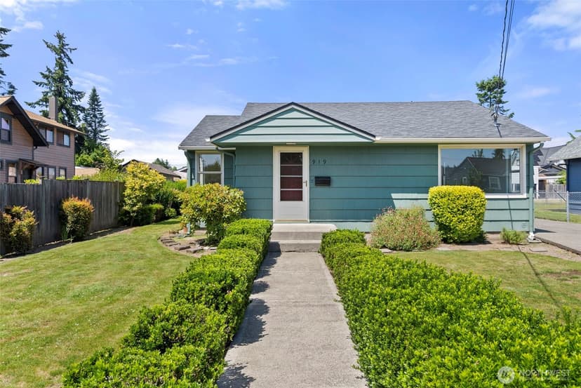 Property photo for 919 6th Avenue SW, Puyallup photo 3