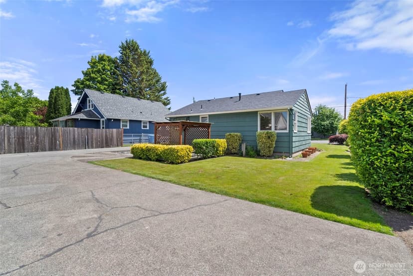 Property photo for 919 6th Avenue SW, Puyallup photo 21