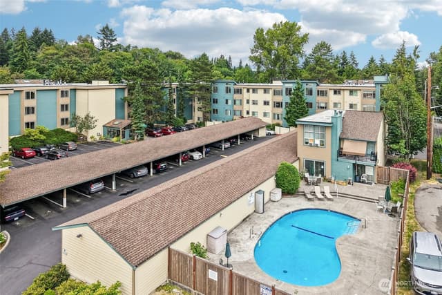 Property photo for 2222 NE 92nd Street #208, Seattle photo 2