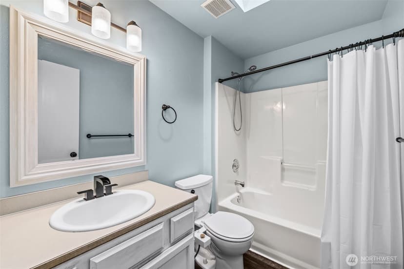 Property photo for 1425 128th Drive NE, Lake Stevens photo 15