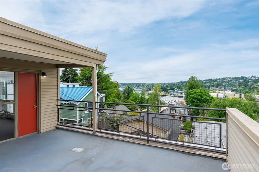 Property photo for 650 W Bertona Street, Seattle photo 9
