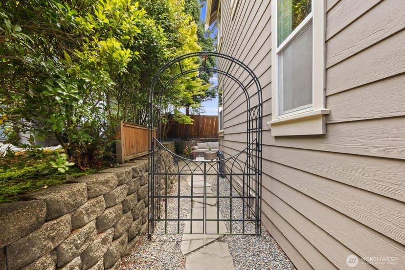 Property photo for 533 3rd Avenue S, Kirkland photo 38