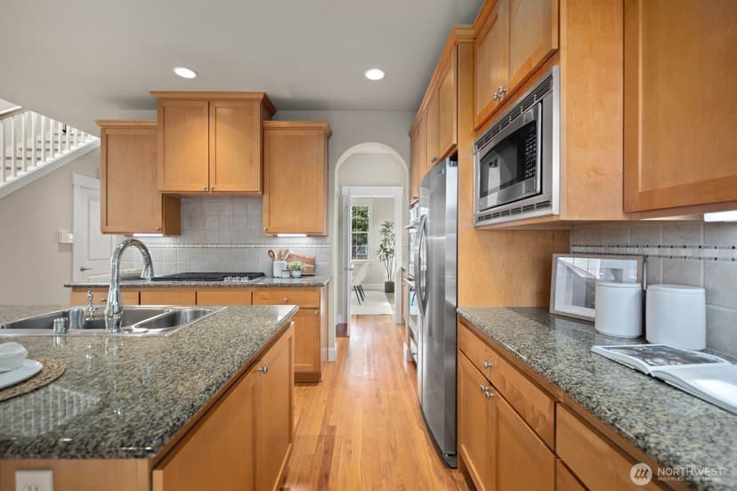 Property photo for 533 3rd Avenue S, Kirkland photo 11