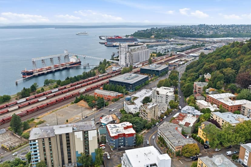 Property photo for 507 W Mercer Street #104, Seattle photo 38