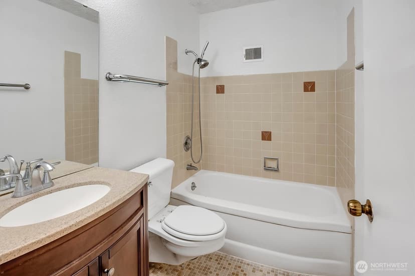 Property photo for 507 W Mercer Street #104, Seattle photo 23