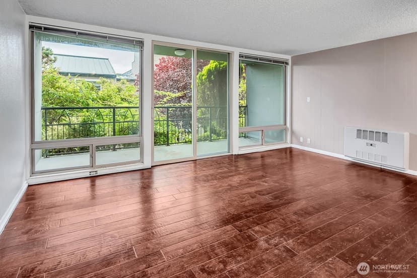 Property photo for 507 W Mercer Street #104, Seattle photo 8