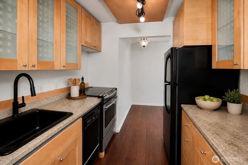 Property photo for 507 W Mercer Street #104, Seattle photo 16