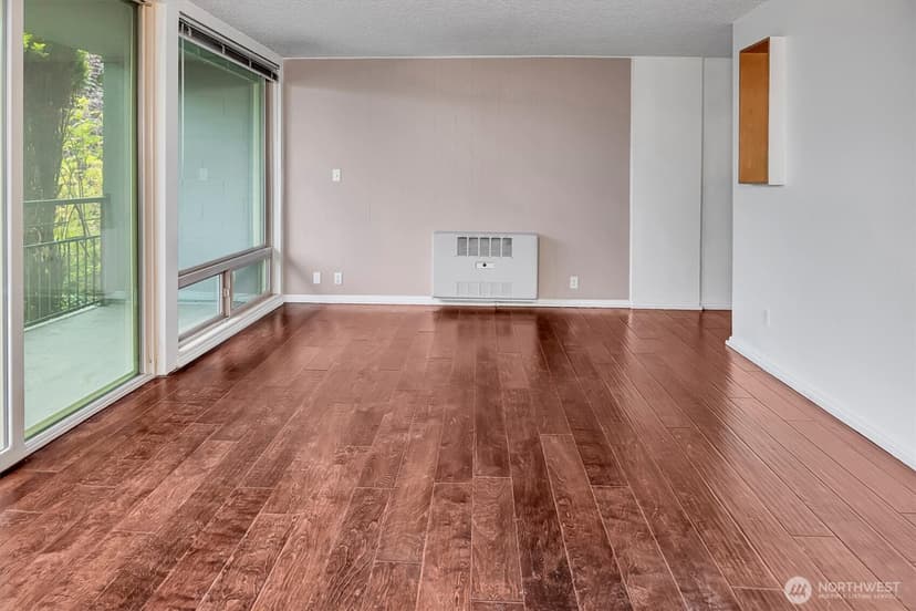Property photo for 507 W Mercer Street #104, Seattle photo 6