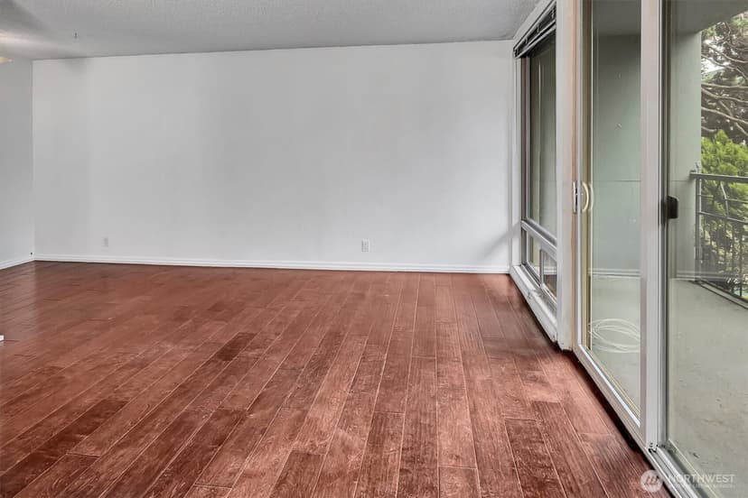 Property photo for 507 W Mercer Street #104, Seattle photo 7