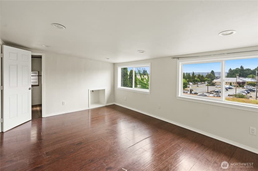Property photo for 4012 Rucker Avenue, Everett photo 11