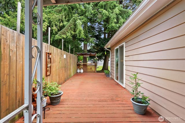 Property photo for 9211 13th Place SE, Lake Stevens photo 4
