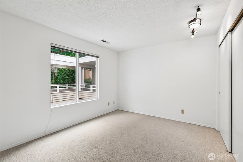 Property photo for 11430 99th Place NE #7, Kirkland photo 30