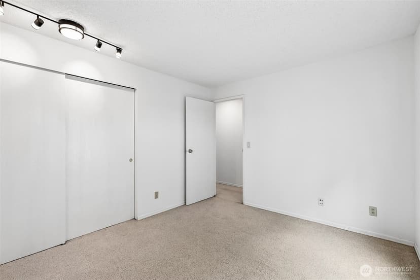 Property photo for 11430 99th Place NE #7, Kirkland photo 32