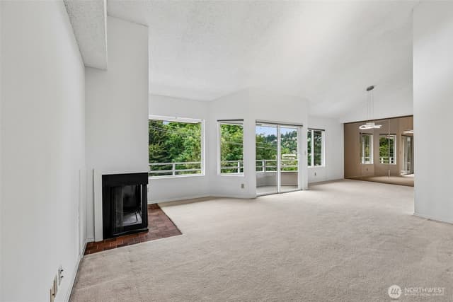 Property photo for 11430 99th Place NE #7, Kirkland photo 4