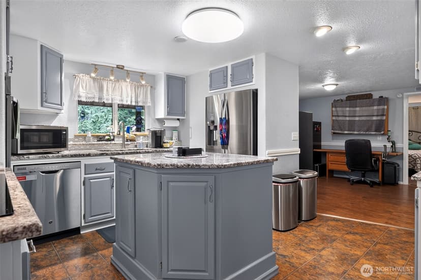 Property photo for 20614 124th Street E, Bonney Lake photo 12