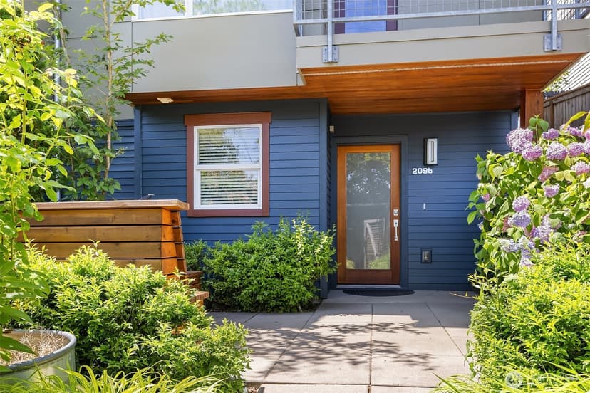 Property photo for 209 27th Avenue E #B, Seattle photo 19