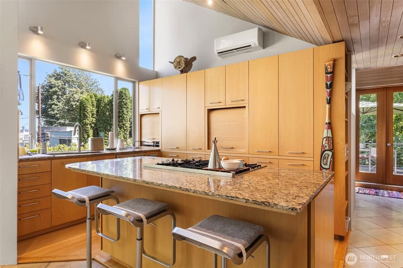 Property photo for 3701 E Alder Street, Seattle photo 11