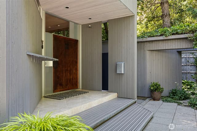 Property photo for 3701 E Alder Street, Seattle photo 4