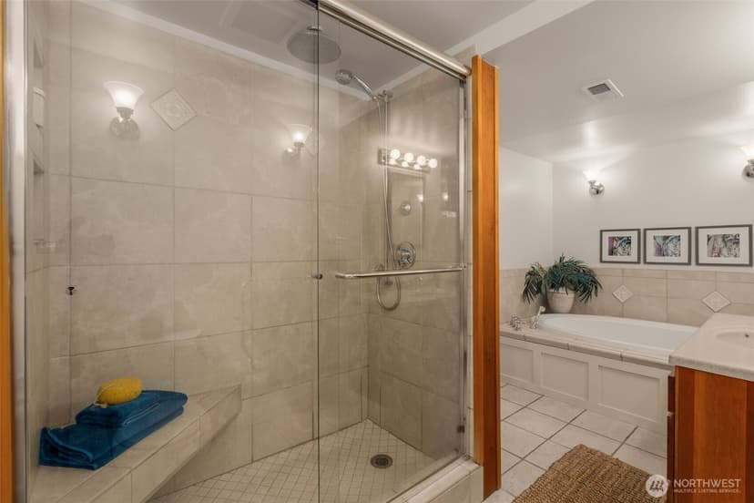 Property photo for 1914 3rd Avenue N, Seattle photo 23