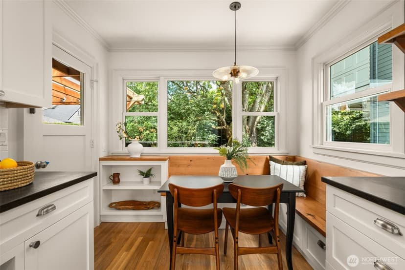 Property photo for 1914 3rd Avenue N, Seattle photo 9