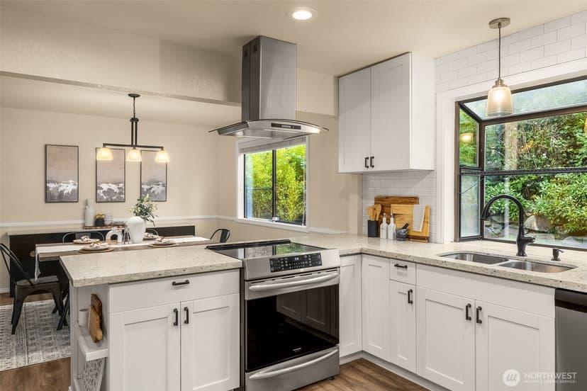 Property photo for 17021 76th Avenue W, Edmonds photo 10