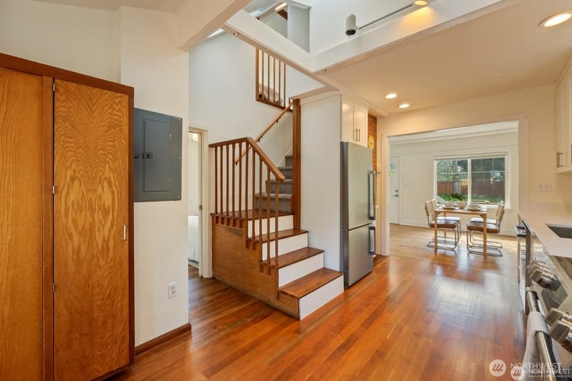 Property photo for 11556 17th Avenue NE, Seattle photo 16