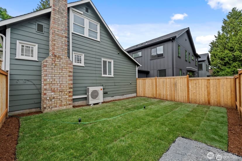 Property photo for 11556 17th Avenue NE, Seattle photo 32