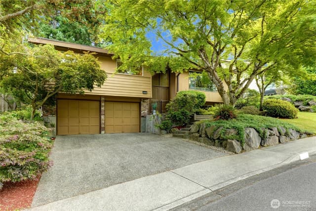 Property photo for 14860 NE 13th Street, Bellevue photo 2