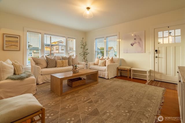 Property photo for 116 4th Avenue N, Edmonds photo 5