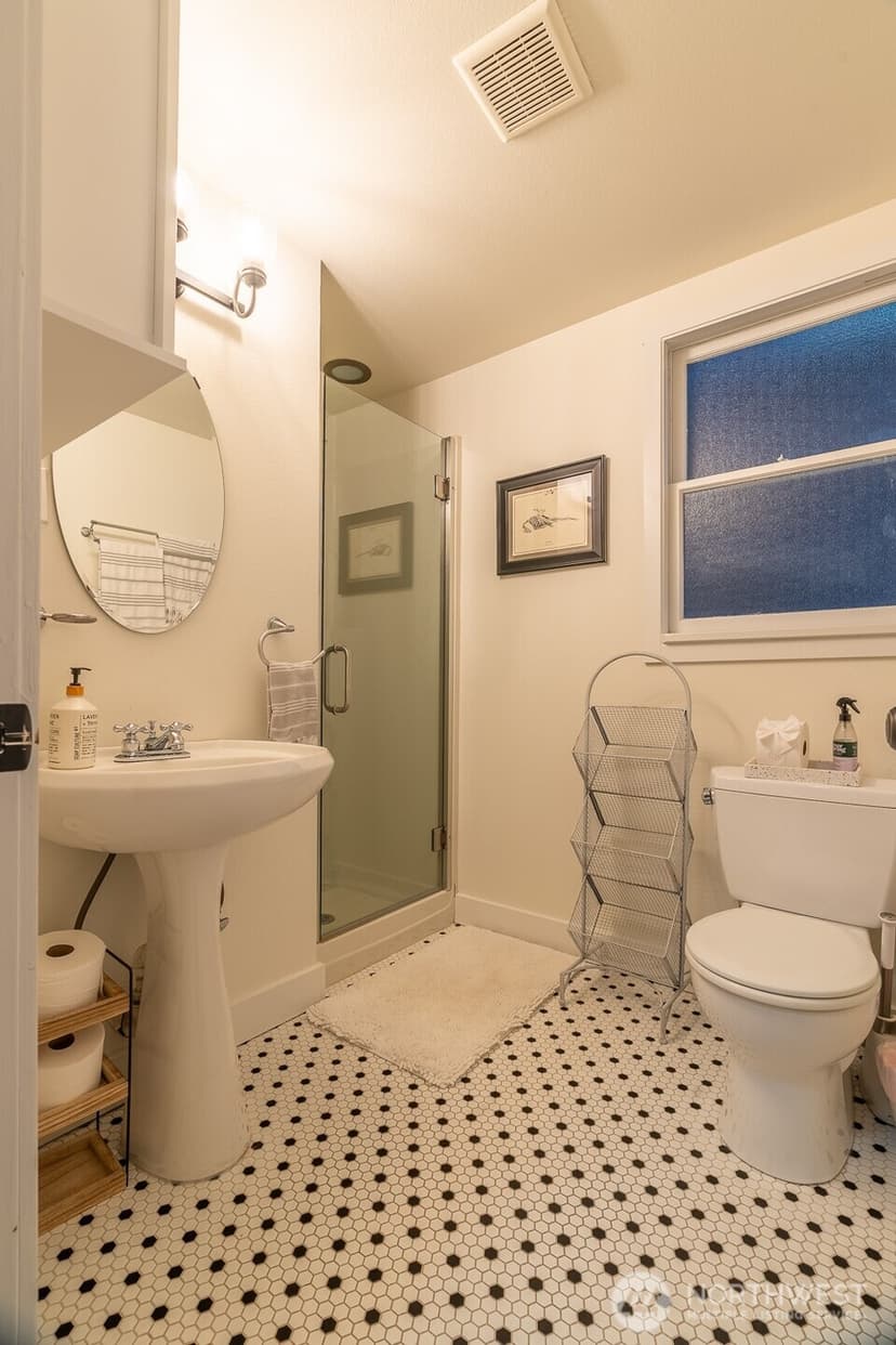 Property photo for 116 4th Avenue N, Edmonds photo 18