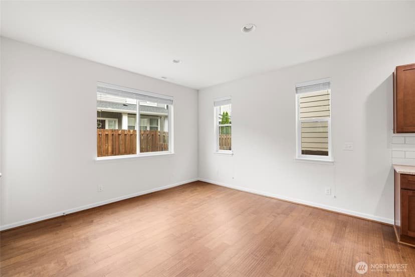 Property photo for 4502 31st Avenue SE, Everett photo 18