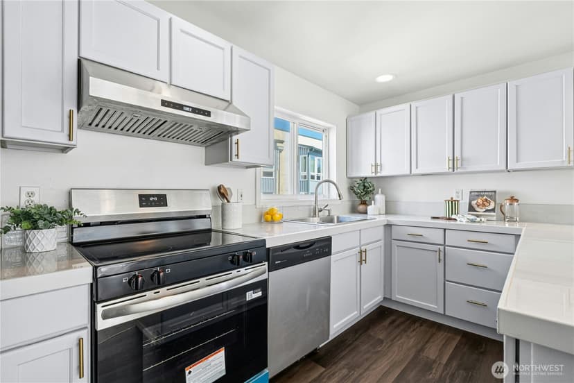 Property photo for 7530 43rd Avenue S #B, Seattle photo 16