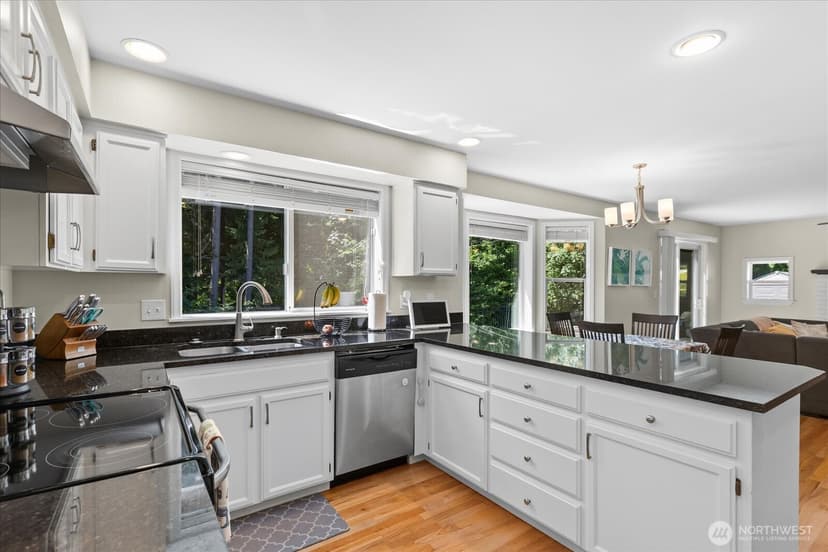 Property photo for 18223 Yew Way, Snohomish photo 13