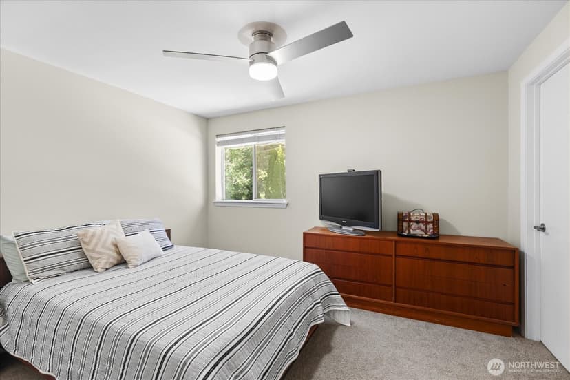 Property photo for 18223 Yew Way, Snohomish photo 29