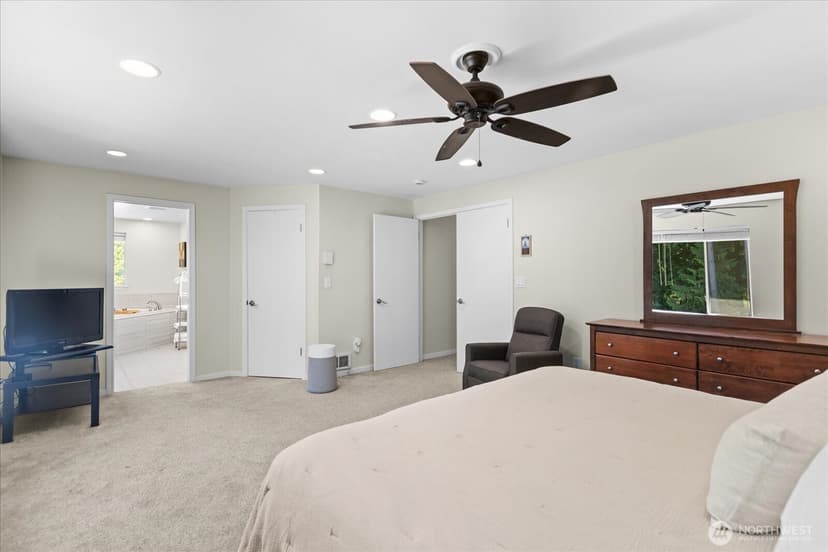 Property photo for 18223 Yew Way, Snohomish photo 24