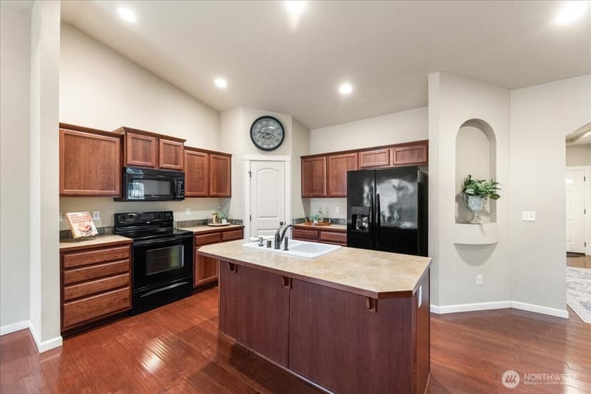 Property photo for 17820 35th Avenue E, Tacoma photo 11