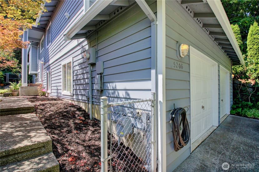 Property photo for 5208 213th Place SW, Mountlake Terrace photo 3