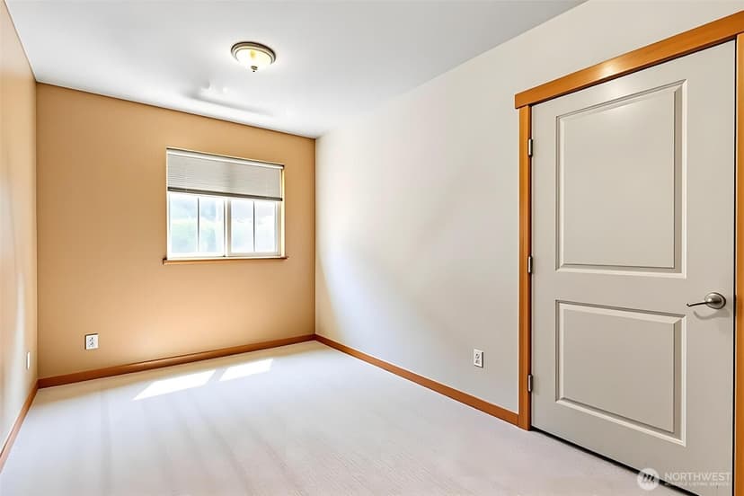 Property photo for 6617 198th Place SW, Lynnwood photo 31