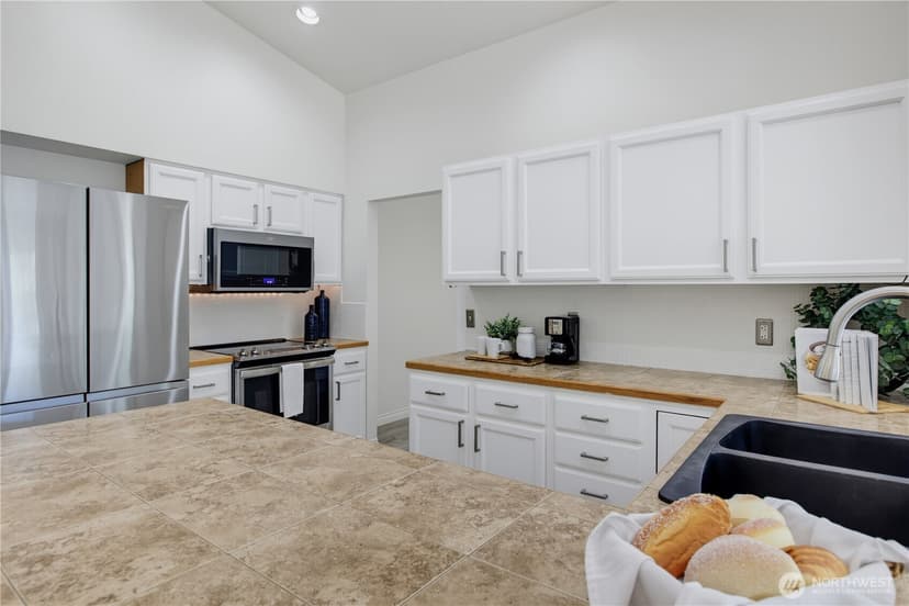 Property photo for 19203 108th Street E, Bonney Lake photo 7