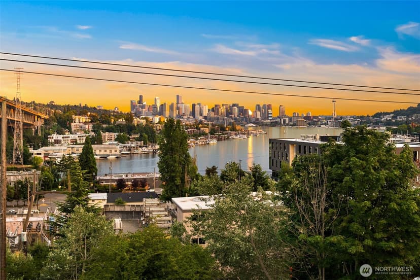 Property photo for 454 NE 40th Street, Seattle photo 36